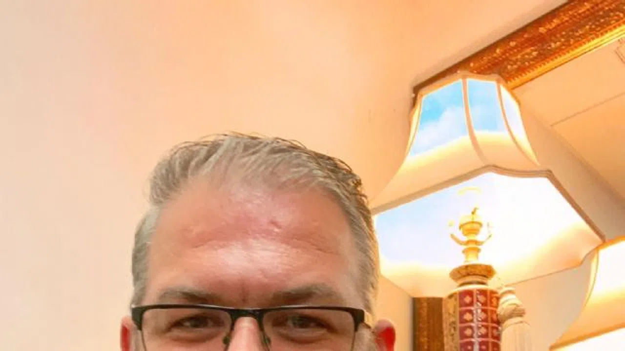 Melih Göğebakan Kimdir?