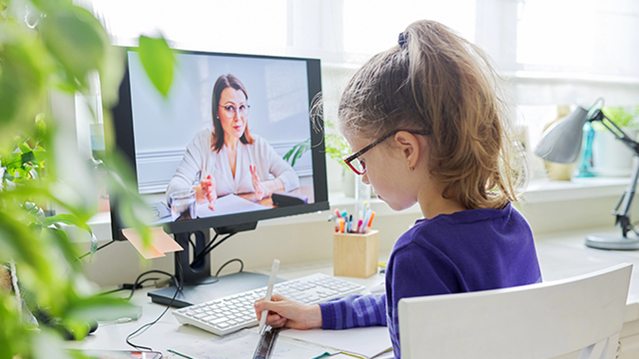 Bilgisayarda uzun zaman geçiren çocuklarda nasıl etkiler olur?
