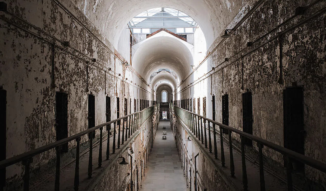 Dünyanın En Kötü Hapishaneleri, Koşulları ve İçerikleri