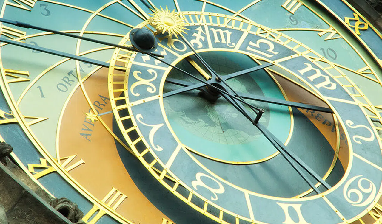 Astrolojik Dönemlerin Karar Verme Üzerindeki Etkisi