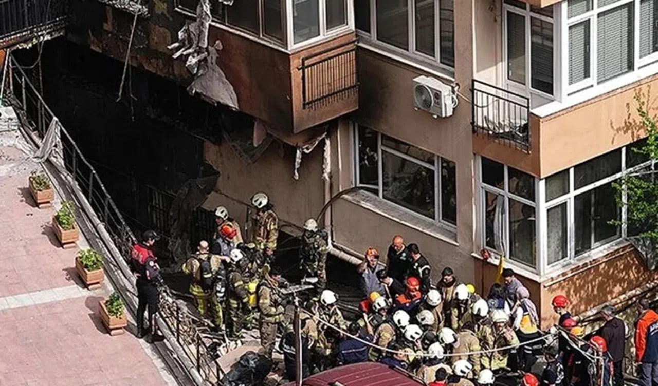 İstanbul'da Gayrettepe'de Facia, 16 Katlı Binada Yangın