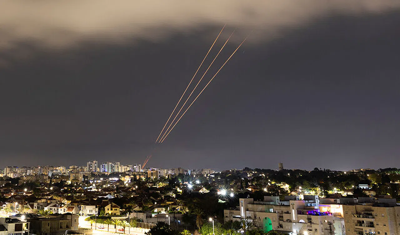 İsrail  İran'a Dronlarla Saldırdı, İHA'lar İmha Edildi