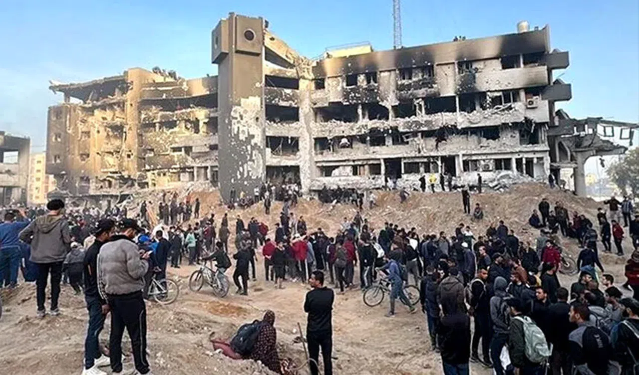 İsrail Güçleri Şifa Hastanesini Yıktı
