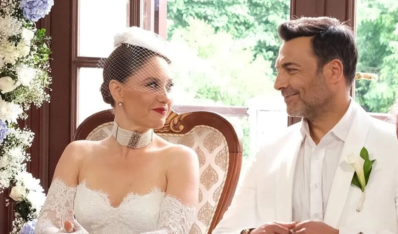Kıvılcım ve Ömer Sürpriz Nikahla Yeniden Evlendi