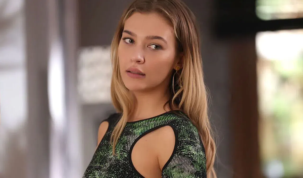 Melisa Döngel, Yeni Projelerle Kariyerini Taçlandırıyor