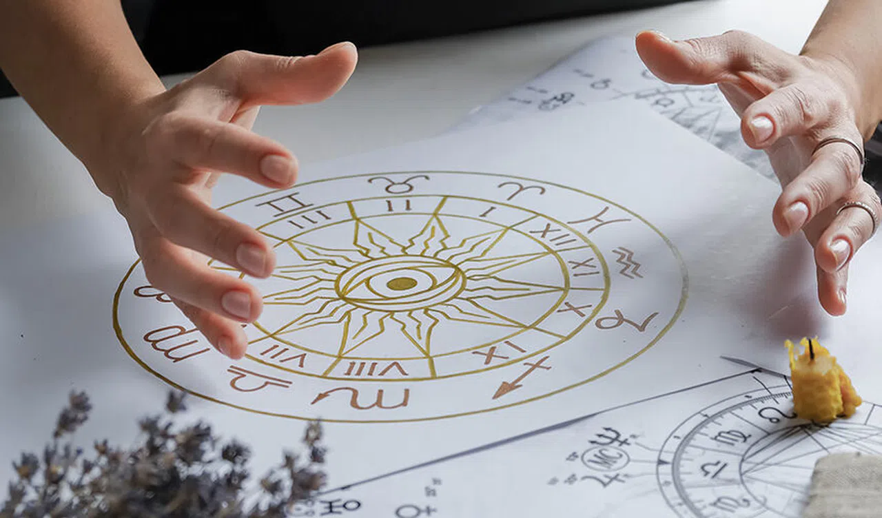Karmik Astroloji ve Geçmiş Yaşamların Etkisi