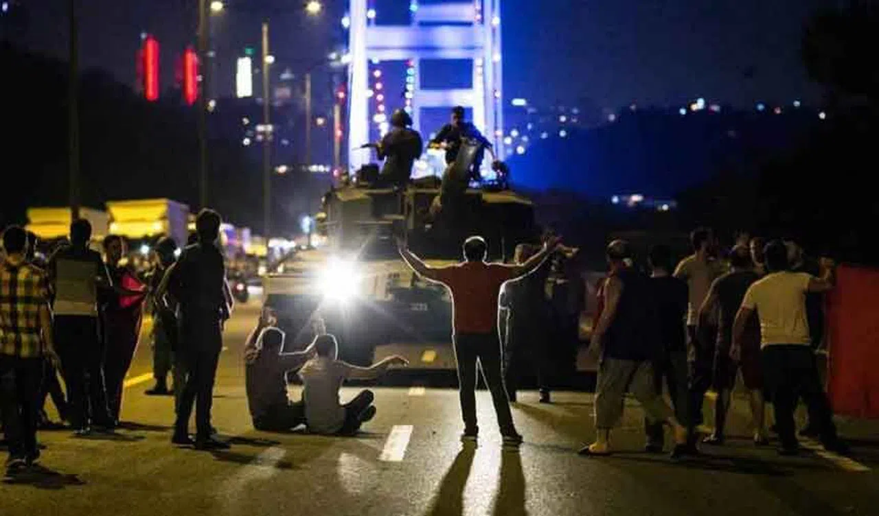 15 Temmuz 2016 Darbe Girişimi ve Milletin Kararlılığı