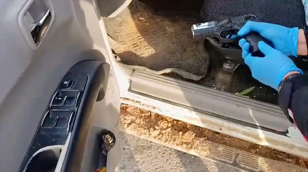 Mersin’de araçtan kalem görünümlü tabanca çıktı