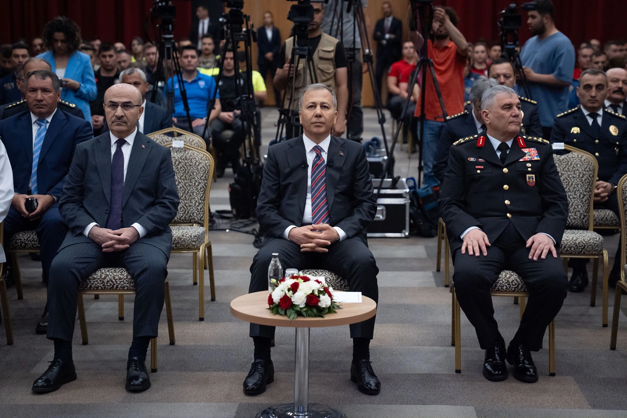 Yerlikaya duyurdu: Polis atamaları artık görev puanına göre