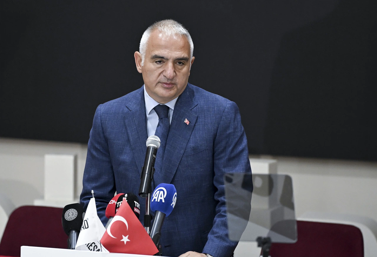 Bakan Ersoy: Sezai Karakoç hayatıyla dirilişin sembolüydü