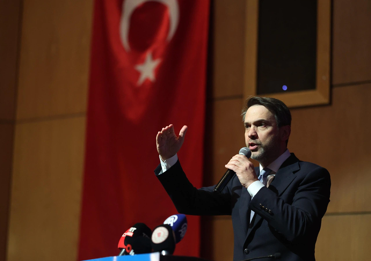 Bayraktar: Enerjide ortak vizyonla yeni bir dönem başlıyor