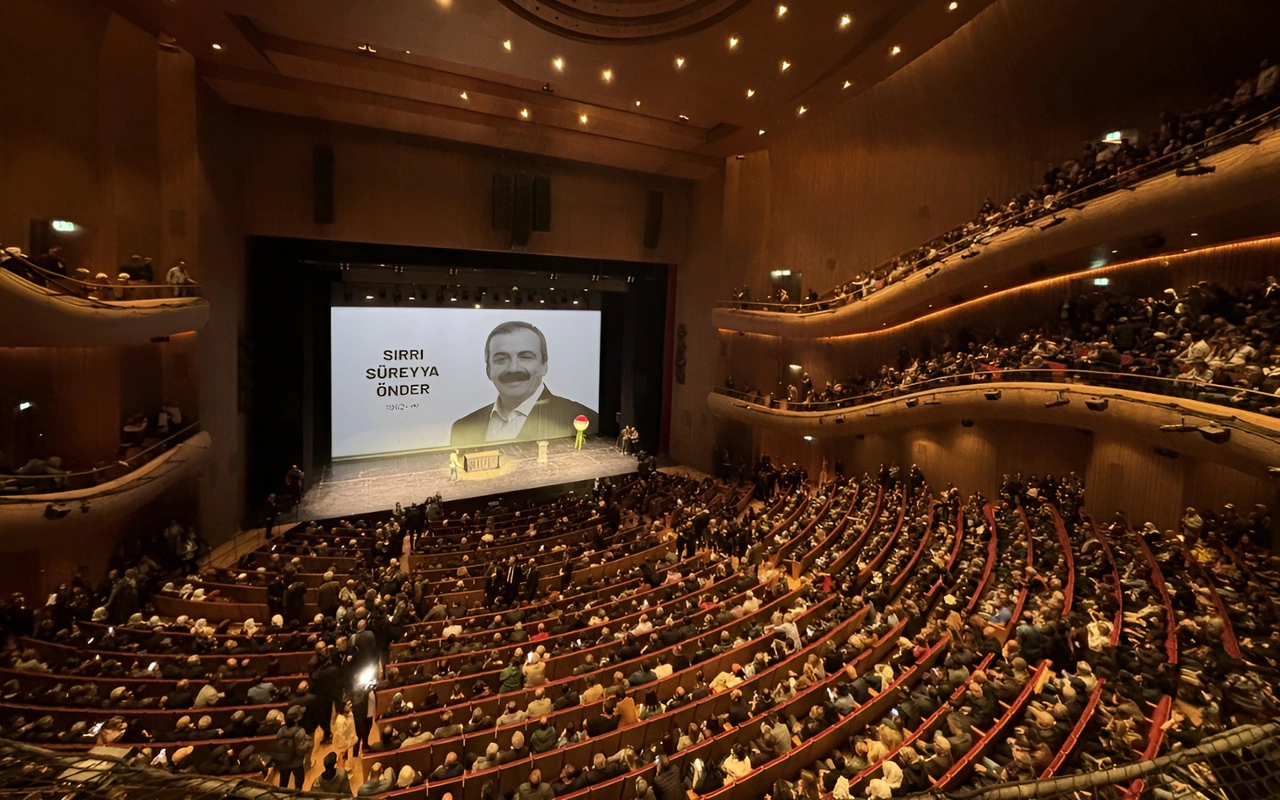 Sırrı Süreyya Önder’e İstanbul’da duygusal veda