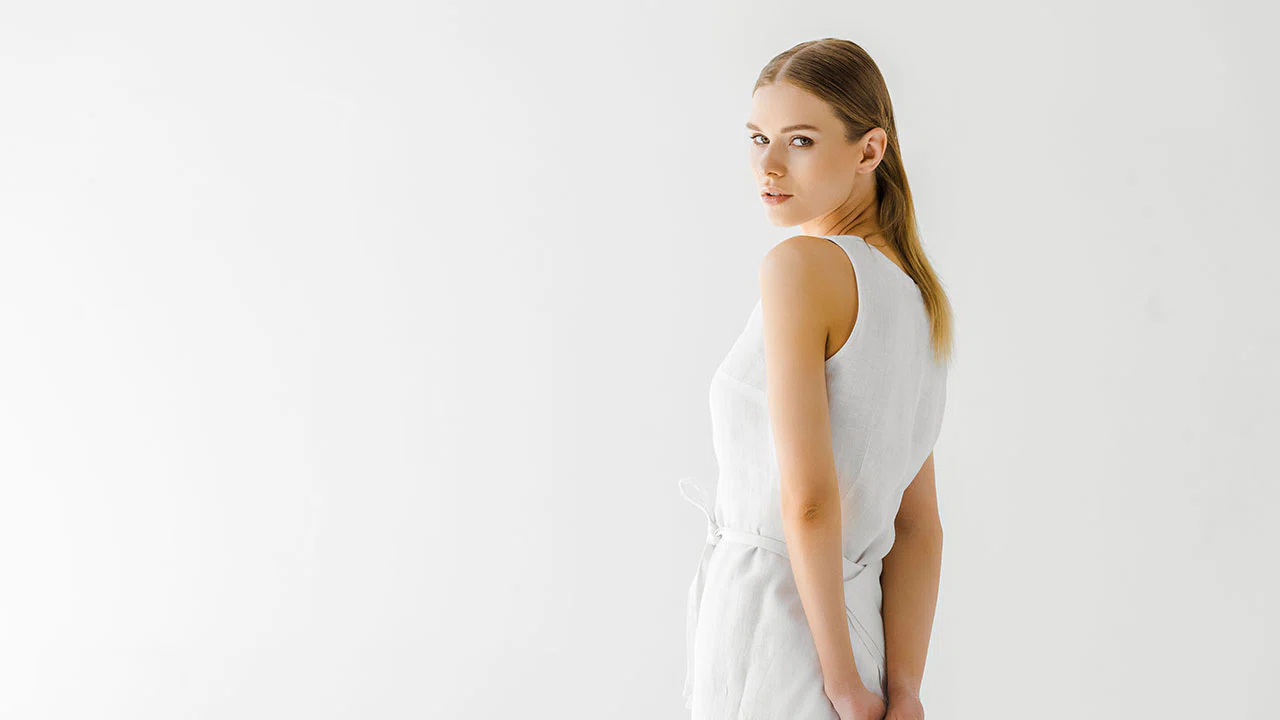 Minimalist Giyimin Zarafeti ve Etkileyici Gücü