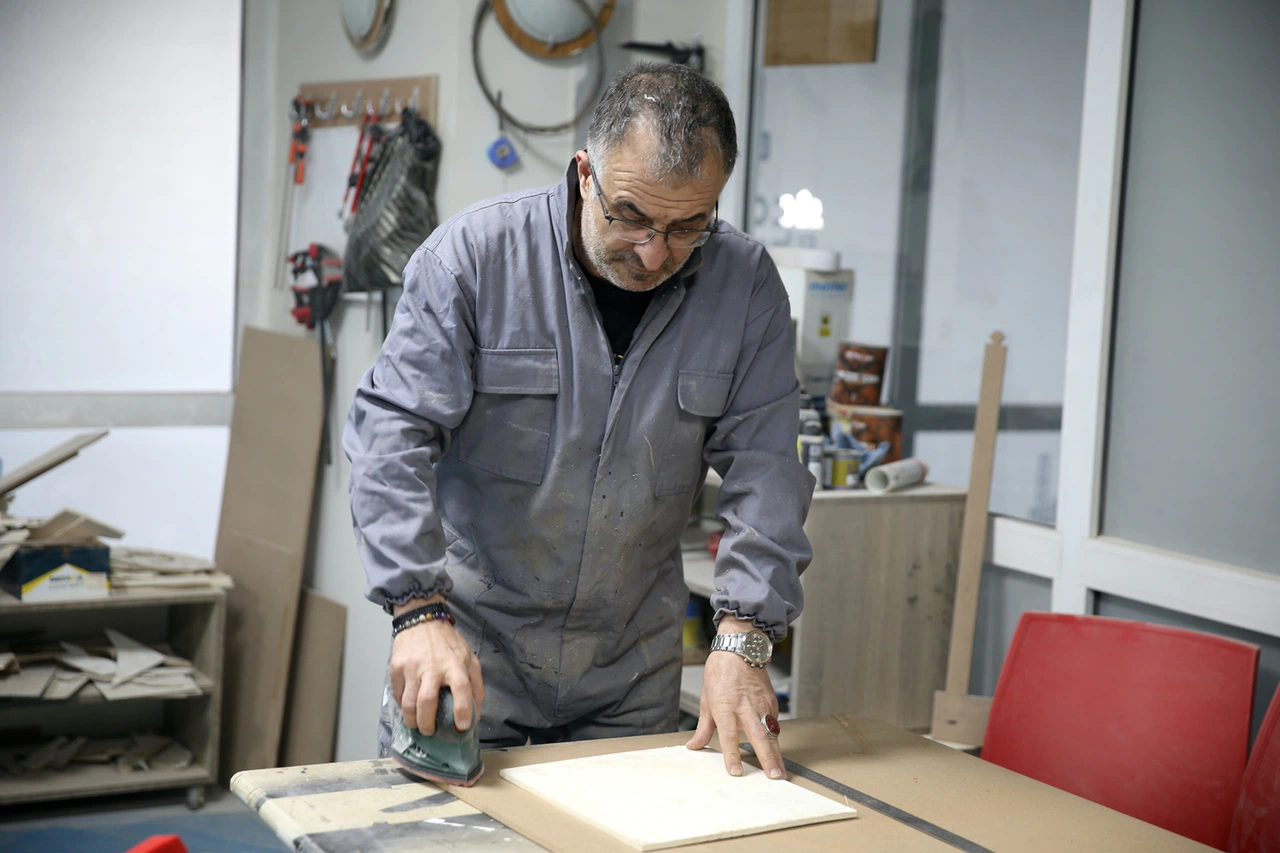 Erzurumlu sanatçıdan bine yakın naht eseri