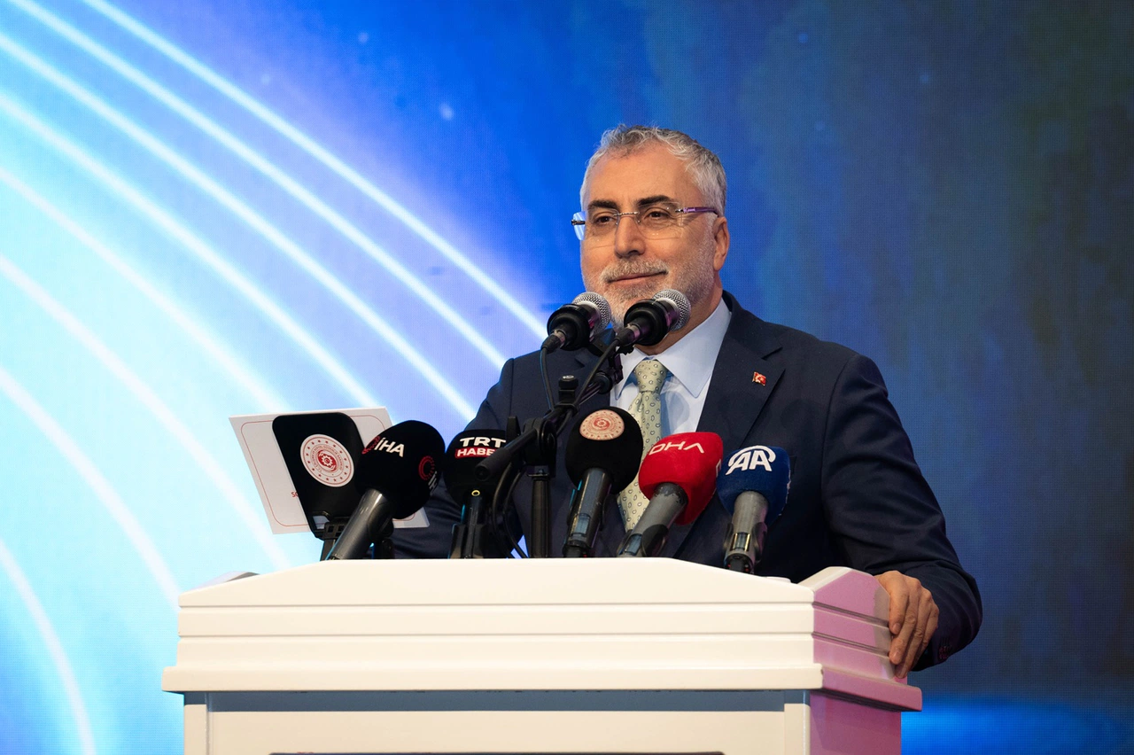 Bakan Işıkhan: Önceliğimiz işçimizin can güvenliğidir