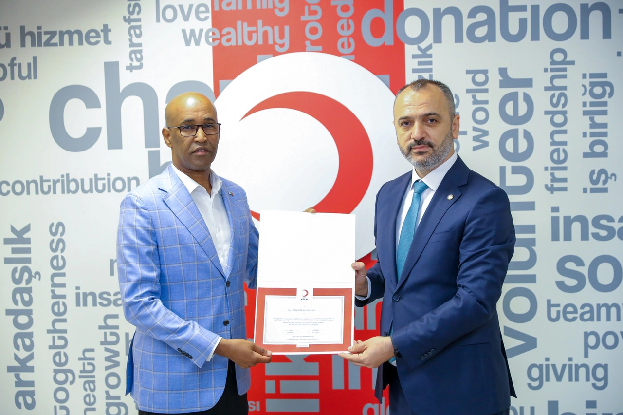 Büyükelçi Mohamed’den Somali’ye kurban desteği