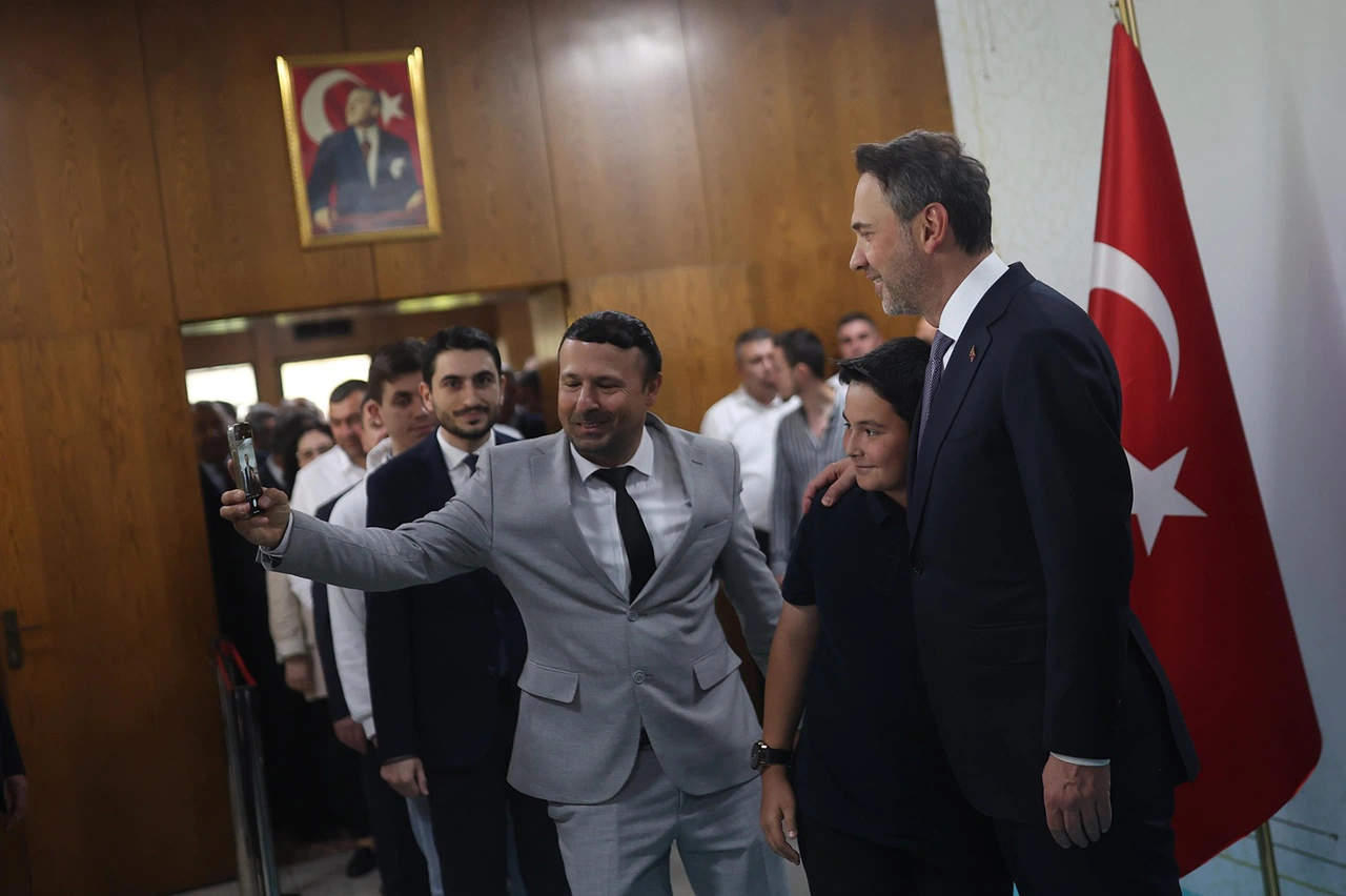 Bayraktar: Enerjide dışa bağımlılığı bitirmek “kızıl elma”mız