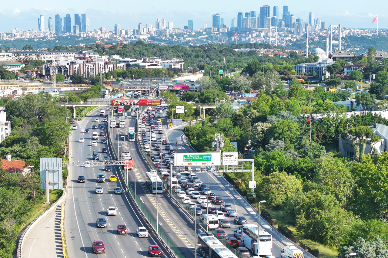 Bayram sonrası ilk iş gününde ulaşımda yoğunluk