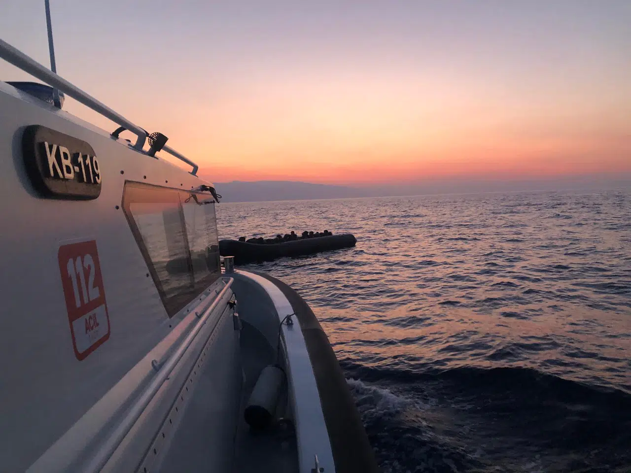 Ege Denizi’nde 13’ü çocuk 34 göçmen yakalandı