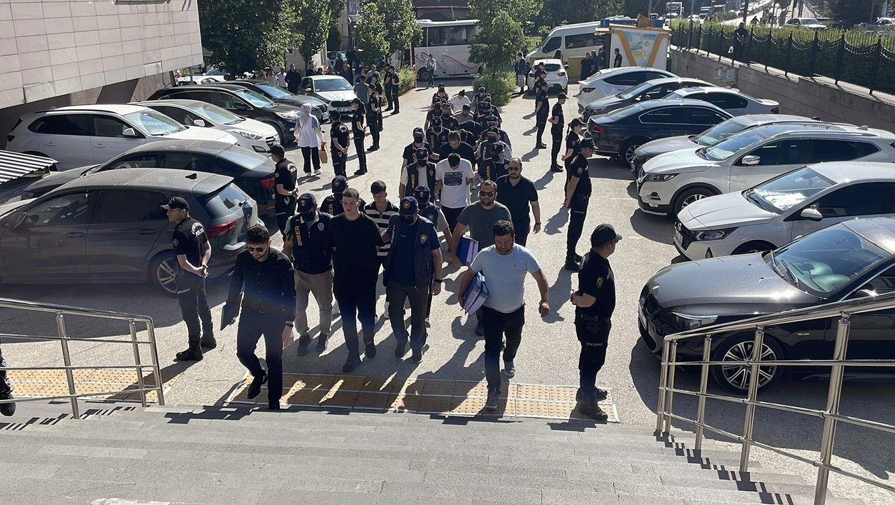 Eskişehir'de kripto dolandırıcılığında 9 kişi gözaltında