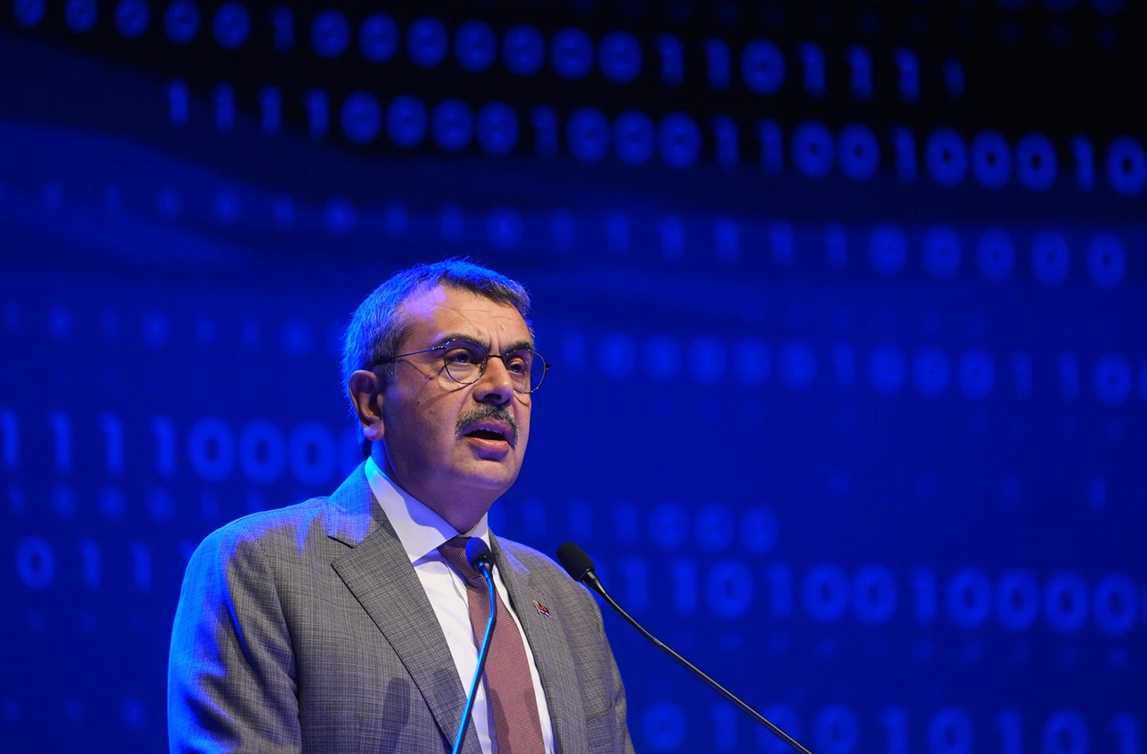 Yusuf Tekin: Eğitim sadece bilgi aktarmak değildir