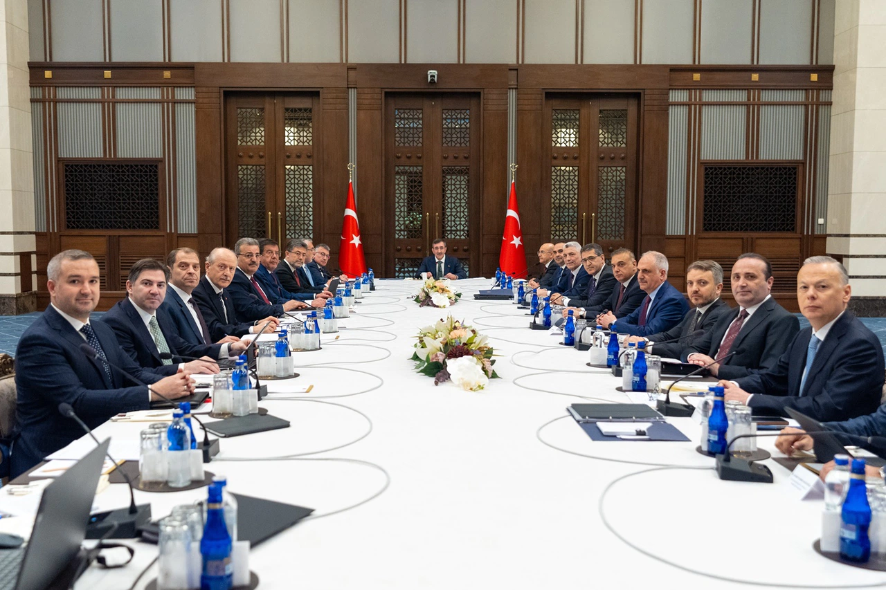 Yılmaz başkanlığında konut ve kira görüşmeleri