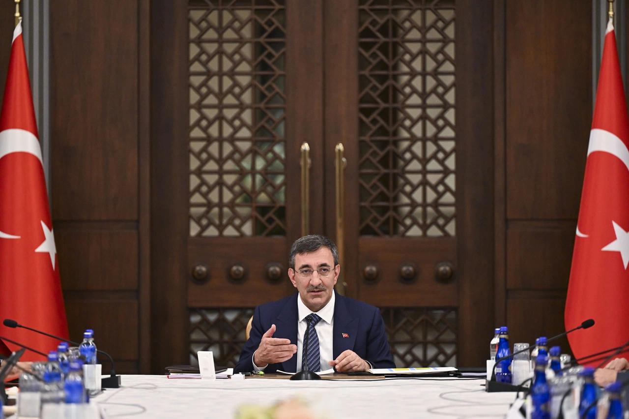 Cevdet Yılmaz Güzelyurt’ta gençlerle buluştu