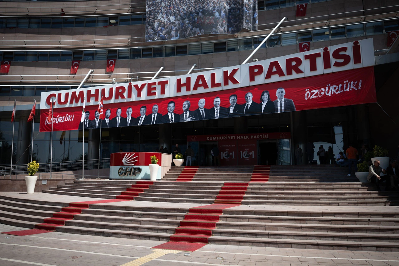 CHP'li başkanlar Özel başkanlığında toplandı
