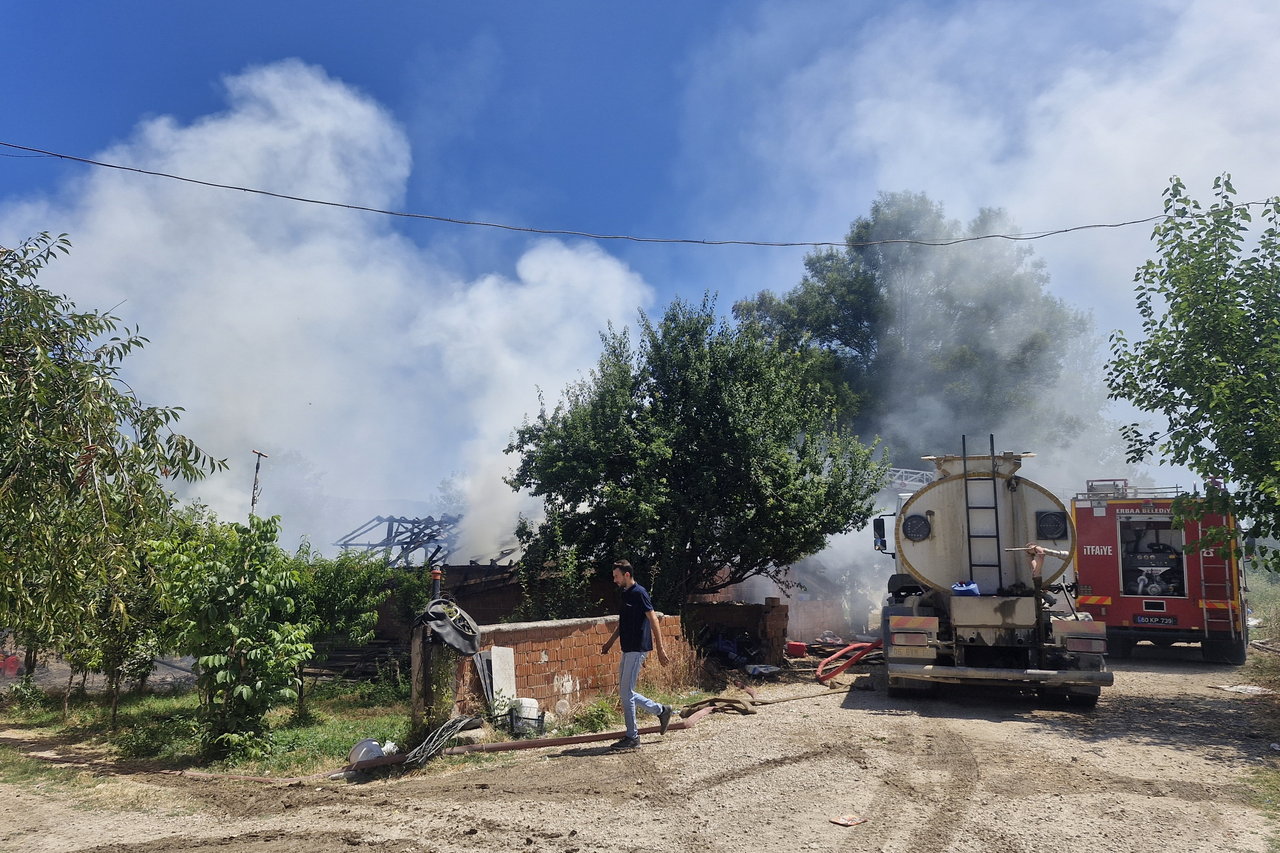 Tokat’ta çıkan yangında can ve mal kaybı yaşandı