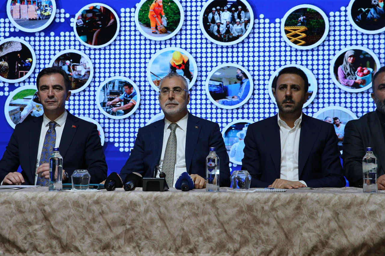 Işıkhan: Barışla yükselecek, kardeşlikle büyüyeceğiz