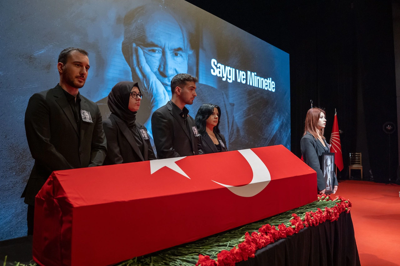 Altan Öymen’e CHP Genel Merkezi’nde son veda