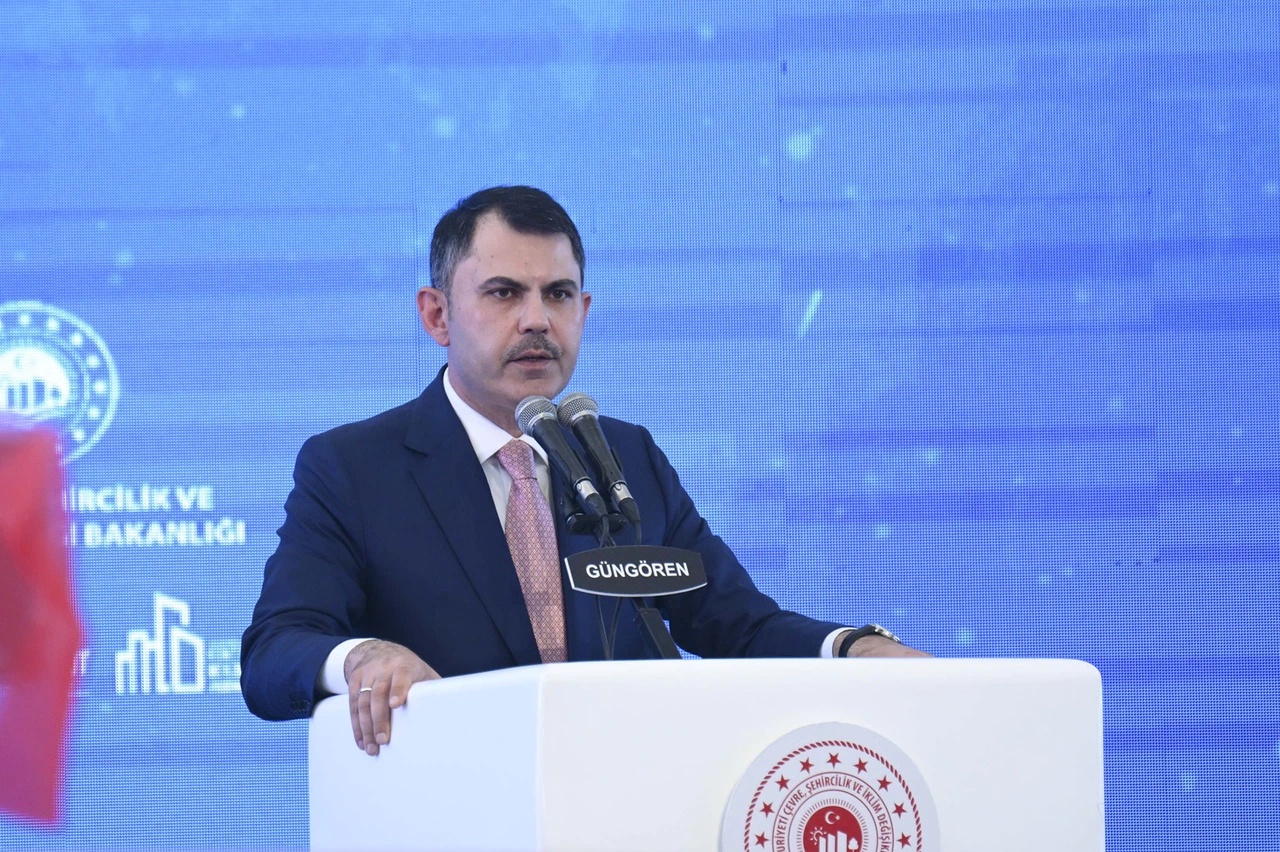 Bakan Kurum: Yangın bölgelerinde hasar tespiti sürüyor