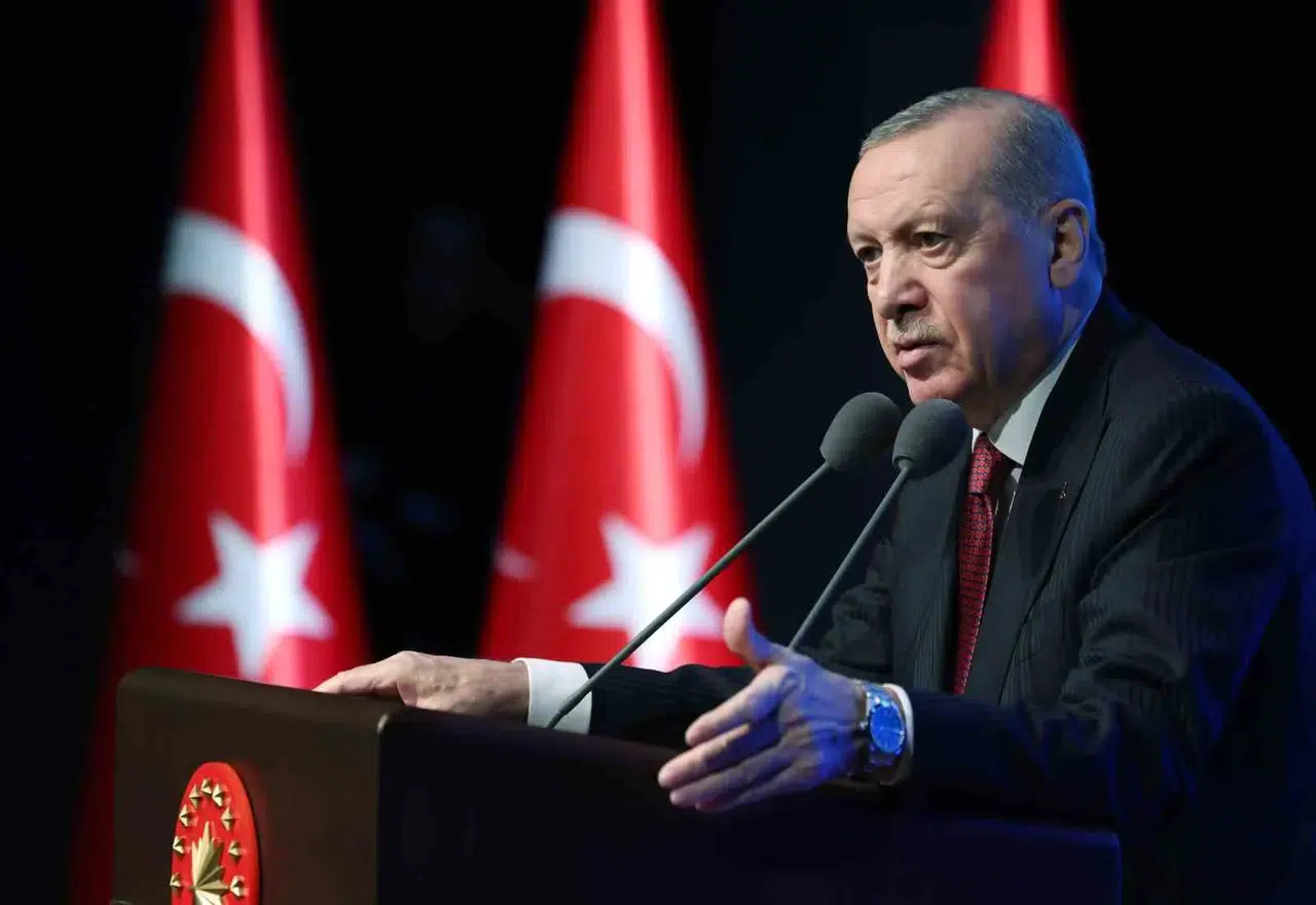 Erdoğan'dan Özgür Özel'e Tepki: "Kendisine Tavsiyem, Biz Az Söyledik, O Çok Anlasın"