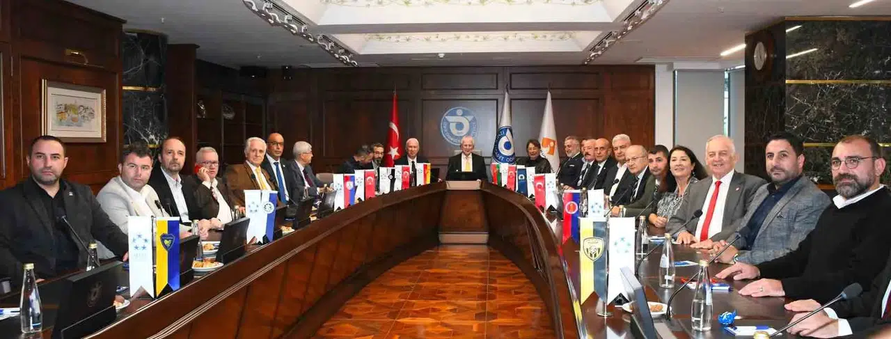 İZVAK'ta İzmir Kulüplerinin Kent Ekonomisine Katkısı Konuşuldu