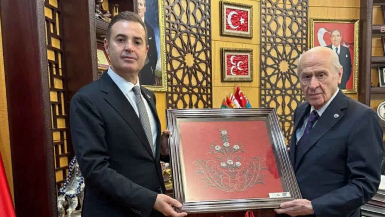 CHP'li Belediye Başkanı Ahmet Akın'dan MHP Genel Başkanı Devlet Bahçeli'ye Ziyaret
