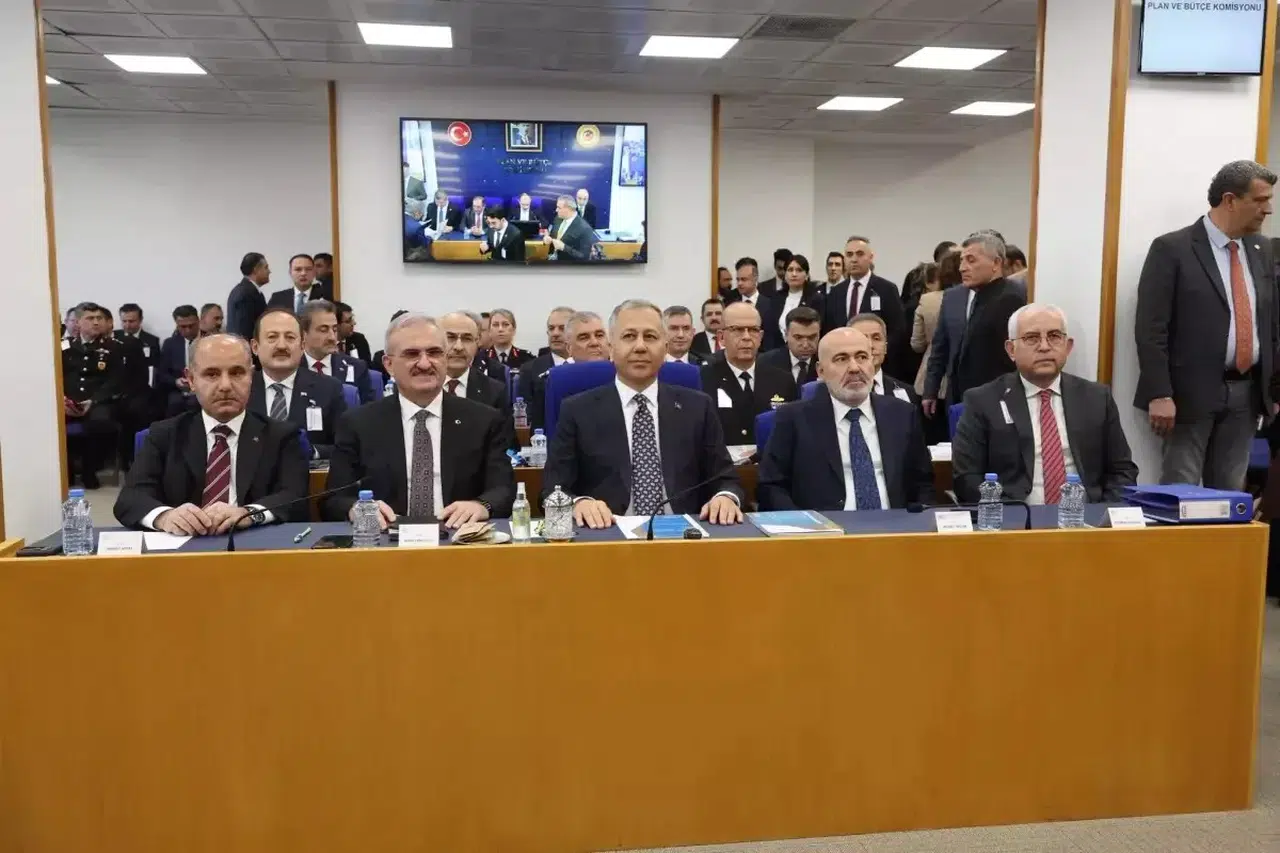 Bakan Yerlikaya: Türkiye'deki Yabancıların Sayısı 3 Milyon 615 Bin