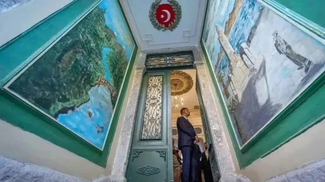 CHP’li İzmir Büyükşehir Belediye Başkanı Cemil Tugay, Ayyıldızlı Konak'ı Ofis Olarak Kullanacak