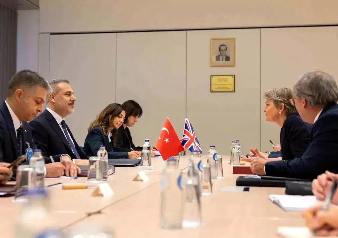 Dışişleri Bakanı Fidan, İngiliz Mevkidaşı Cooper ile Görüştü