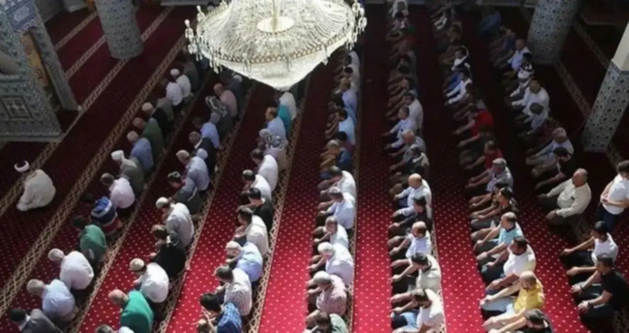 19 Eylül Cuma Namazı Saatleri ve Kılınışı