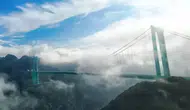 Dünyanın En Yüksek Köprüsü Huajiang Grand Canyon Açıldı