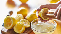 Limonlu su ile güne sağlıklı bir başlangıç