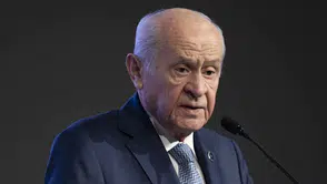Bahçeli'den Türk Bayrağının İndirilmesine Sert Tepki