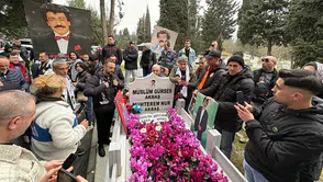 Müslüm Gürses'in Ölümünün 13. Yılında Japonya'dan Gelen Hayranlarıyla Anma Töreni Düzenlendi