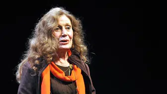 Yıldız Kenter Kimdir? Usta Tiyatrocu ve Sinema Oyuncusunun Hayatı ve Filmleri