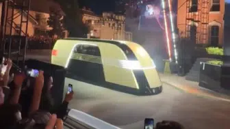 Tesla'nın Yeni Otonom Minibüsü Robovan Tanıtıldı