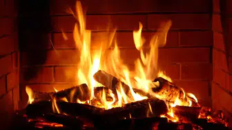 10 Saat Yanan Şömine Videosu ile Milyon Dolarlık Gelir Elde Edildi