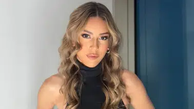 Sinem Kobal'ın Londra Sokaklarındaki Güzelliği ve Tarzı Neden Dikkat Çekiyor?