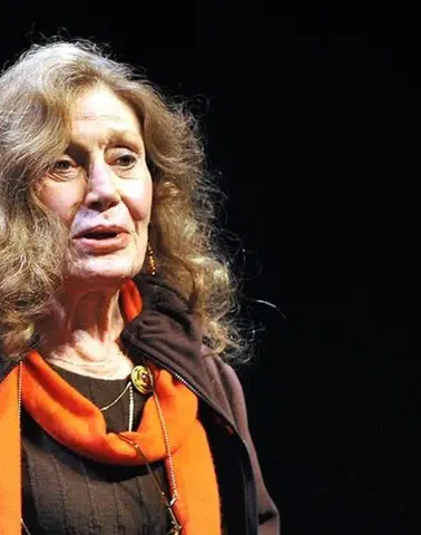 Yıldız Kenter Kimdir? Usta Tiyatrocu ve Sinema Oyuncusunun Hayatı ve Filmleri