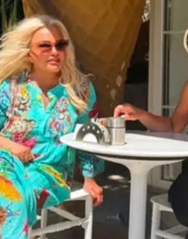 Ünlü İsim Seren Serengil, Annesi İçin Sağlık Bakanlığı'ndan Yardım İstedi