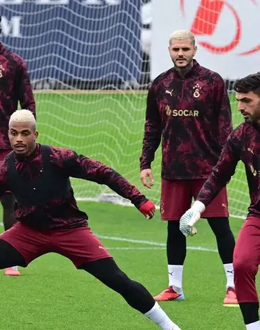 Galatasaray, Liverpool Maçı Öncesinde Victor Osimhen ile Görüştü